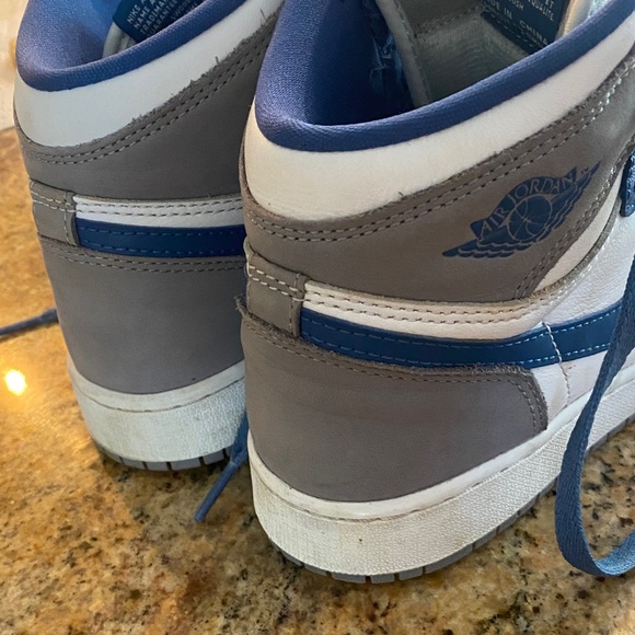 Jordan High-Top Sneakers in Blue and Gray - Picture 5 of 5